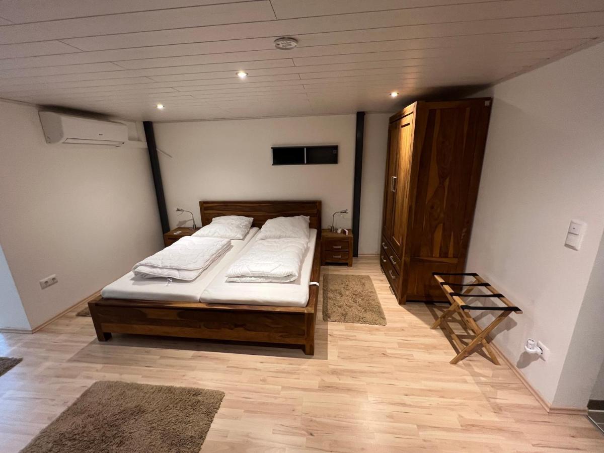 Loft Mit 2 Schlafzimmern Und E- Ladestation Apartment Fuerth Luaran gambar